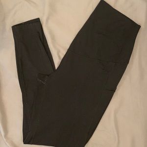 Maternity workout pants. Black. Size M